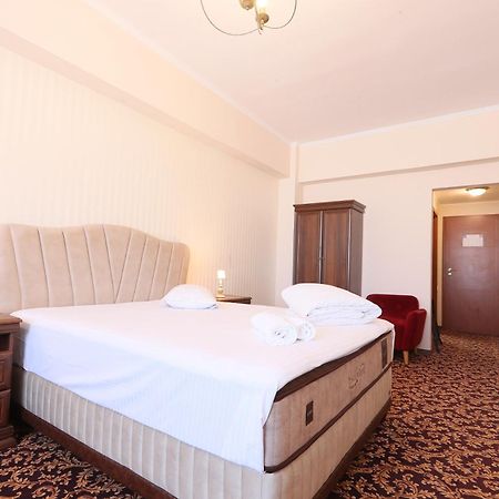 Hotel Impero Oradea Exterior foto