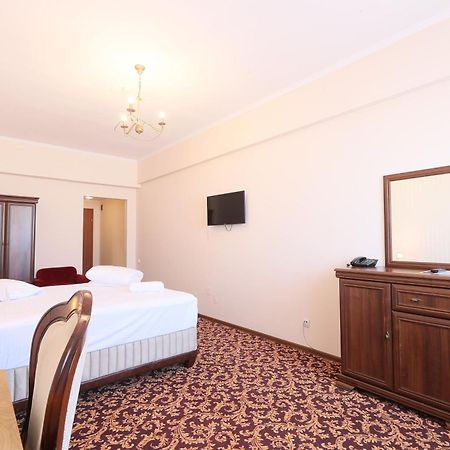 Hotel Impero Oradea Exterior foto