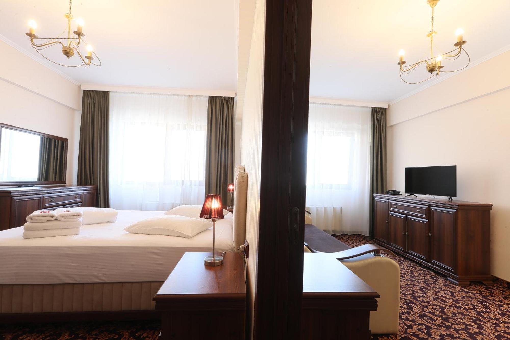 Hotel Impero Oradea Exterior foto