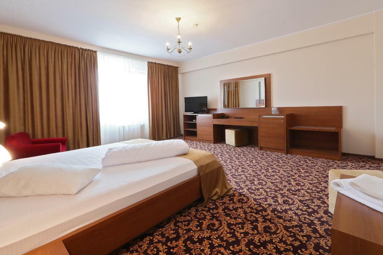 Hotel Impero Oradea Exterior foto