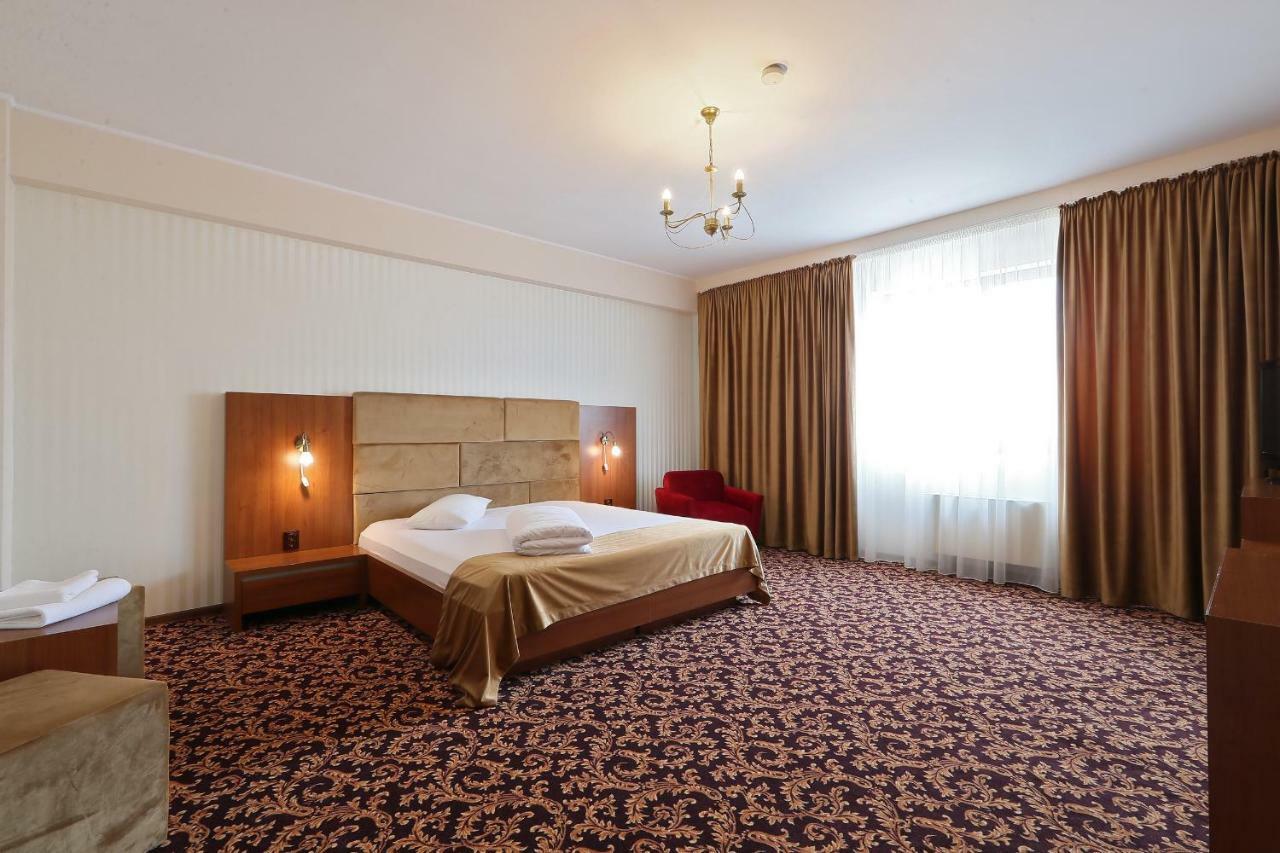 Hotel Impero Oradea Exterior foto
